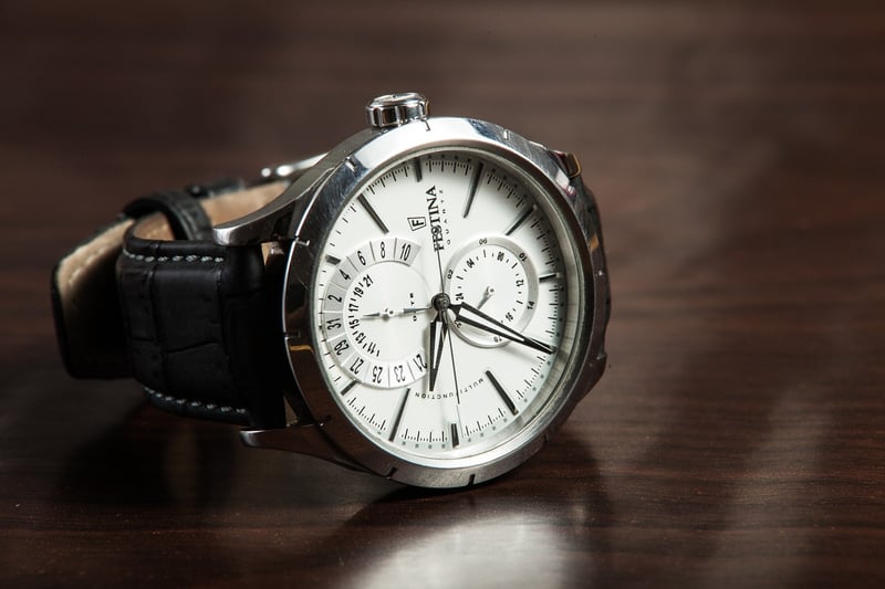 Planet-themed accessories